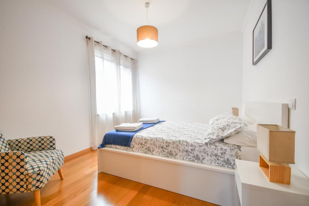Spacious 3 Bedroom By The Beach Caniço Esterno foto