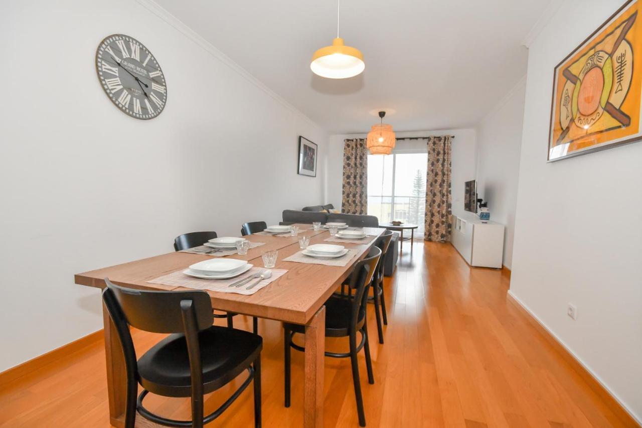 Spacious 3 Bedroom By The Beach Caniço Esterno foto